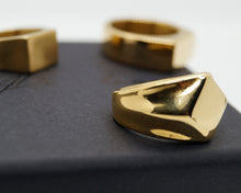Lade das Bild in den Galerie-Viewer, AB Distinctive Ring Gold - ABvintage