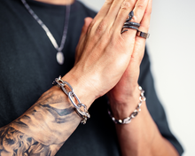 Lade das Bild in den Galerie-Viewer, AB Anarchy Bracelet Vintage Silber - ABvintage